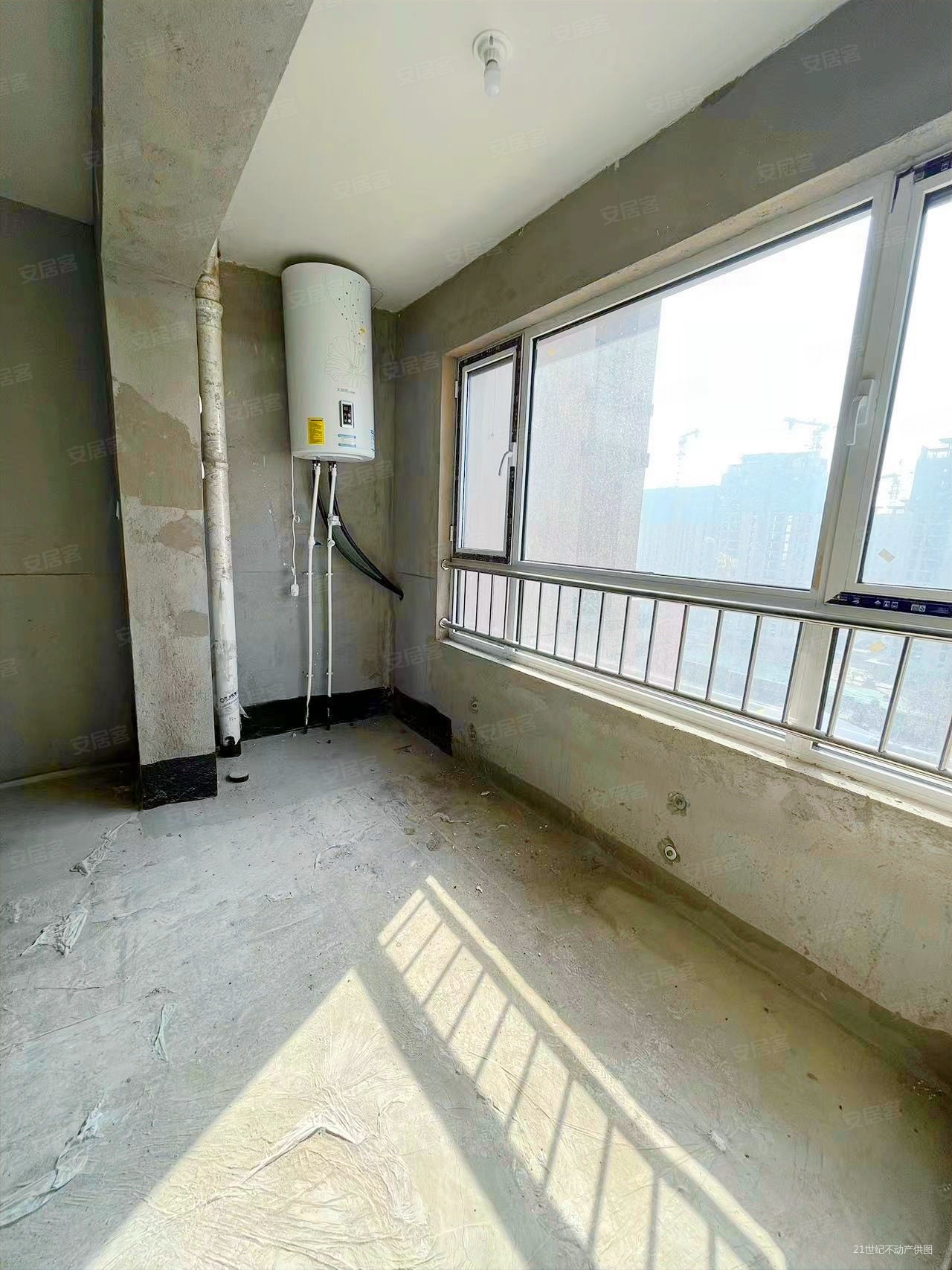 天洲视界城 毛坯三室 次新房 南北通透 中间楼层采光好