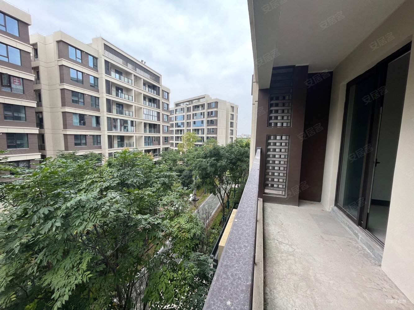 玖著天宸倾宸3室2厅2卫79.38㎡南98万