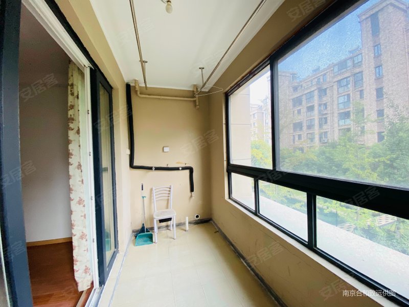 旭辉银城白马澜山 房龄新 正规商品房 满五 居住密度低