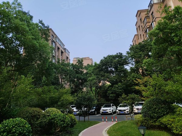 昆山玉山城东昇悦居城东 昇悦居三房两厅  家电齐全  看房方便出租