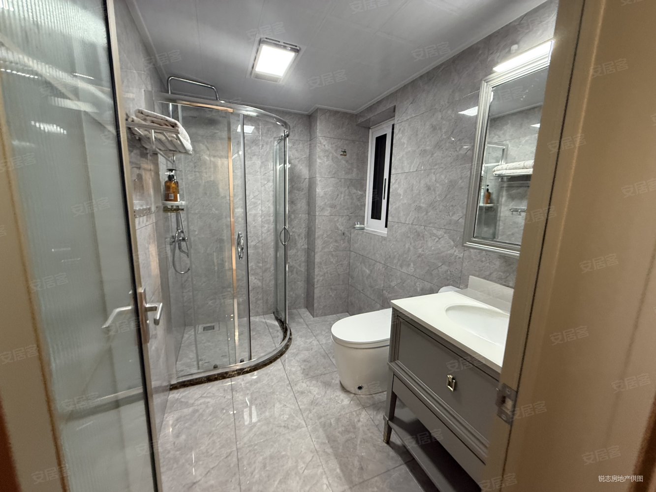 御学府小区4室2厅2卫144㎡东南128.8万