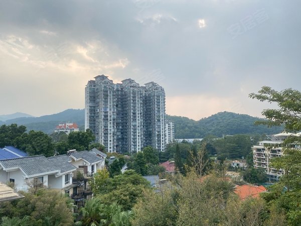 广州白云南湖白云颐和山庄永泰地铁口 颐和山庄 三层复式 豪华装修 第