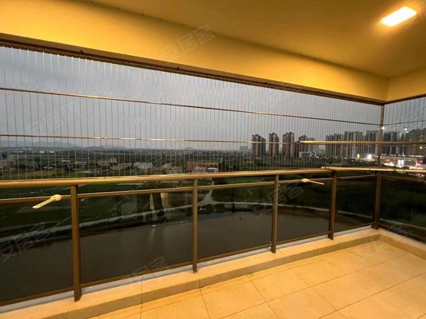 海丰城东城东城区时代水岸时代水岸 电梯房 精装3房 部分家具 合适