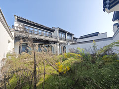 杭州富阳银湖可长租新中式联排别墅，独立两层采光好安静花园大带地下室车位。出租房源真实图片