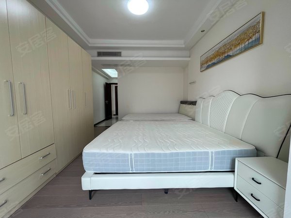 【多图】嘉裕君玥公馆,珠江新城西租房,大3房,带主套,2个阳台,家私