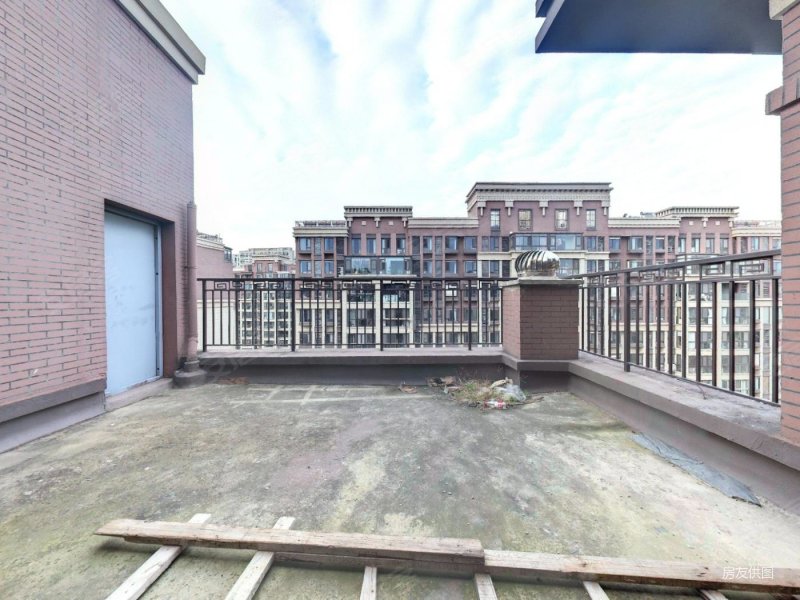 大华锦绣时代洋房顶跃2露台毛坯成交热房有钥匙急售