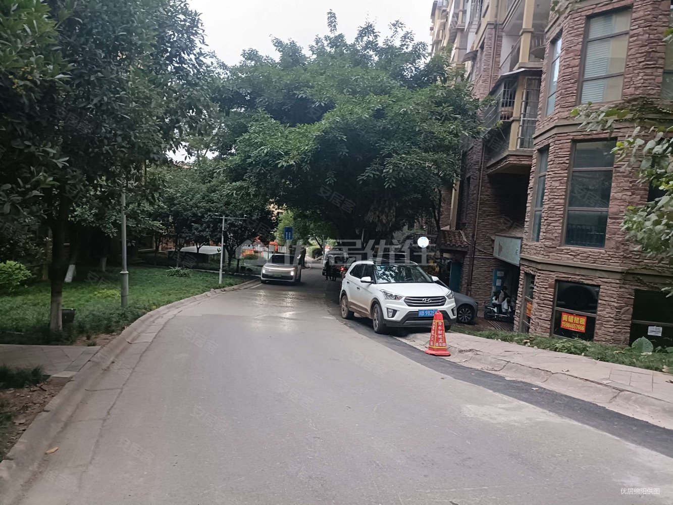 半山蓝湾3室2厅1卫84.85㎡南北85万