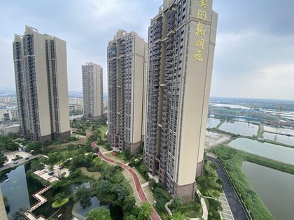 不足【其他描述】小区地处丹灶未来新城区,附近陆续都在建新楼盘,大型