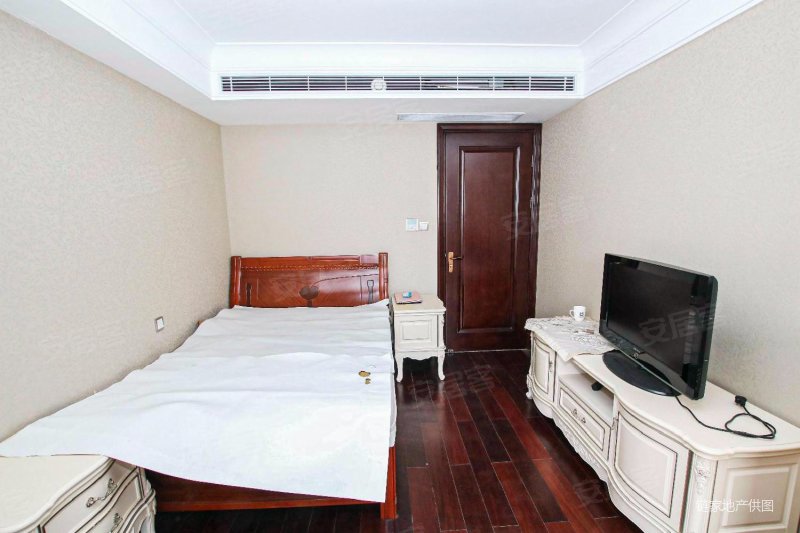 开发商精装修3房 近210号线 改善居住 出行方便,雅戈尔御西湖二手房