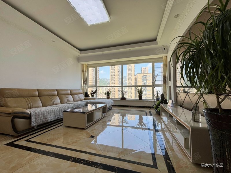 岭秀逸城新上好房推荐 精装修南北户型拎包入住三室两厅两卫南金