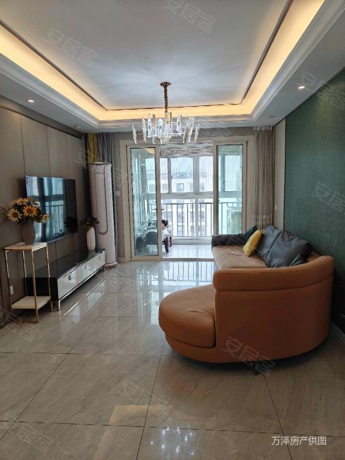 绿地雅苑,南北通自住豪装三房,一线江景,满五 ,随时可看,绿地滨江雅苑