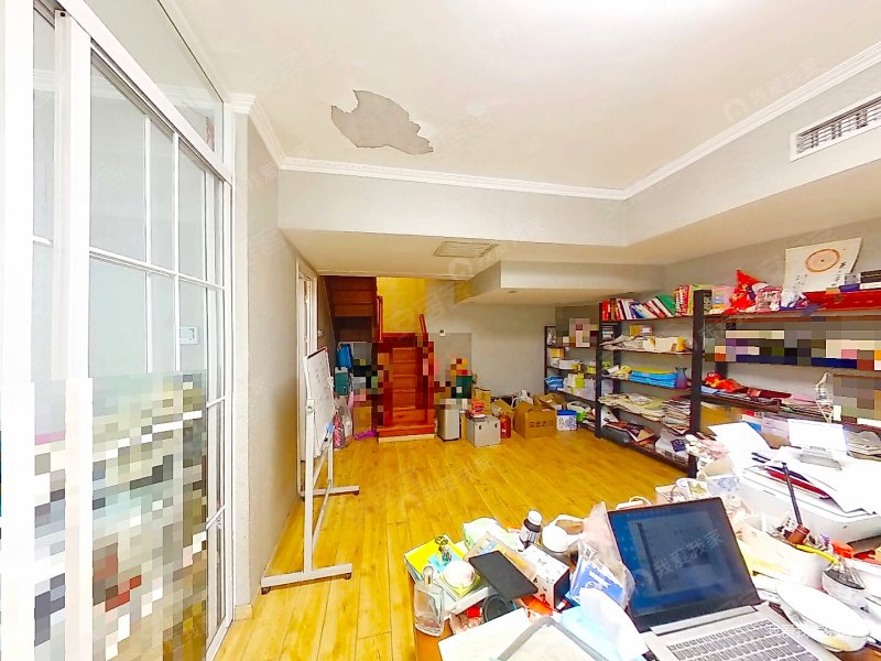 海淀西四环 欧洲公馆 小区中心位置前后不临街