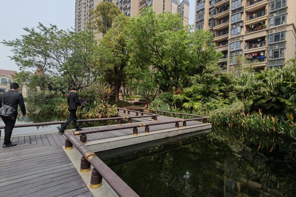 招商樾园优点,不足,佛山招商樾园怎么样,招商樾园周边房产中介经纪人