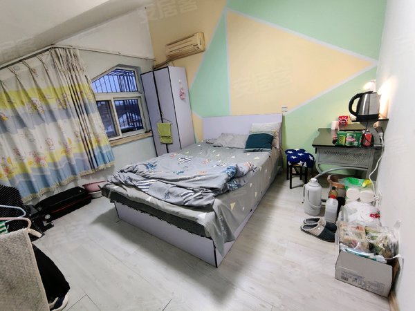 青岛市北雁山立交桥海滨广场小区海滨广场小区 6室1厅2卫出租房源真实