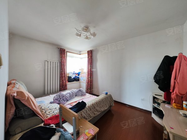 天津河东鲁山道彩丽园彩丽园 2室2厅1卫 电梯房 南北通透 精装修出租