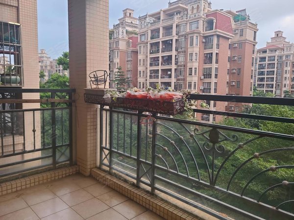 广州增城新塘海伦堡花园海伦堡空房,条件可谈.