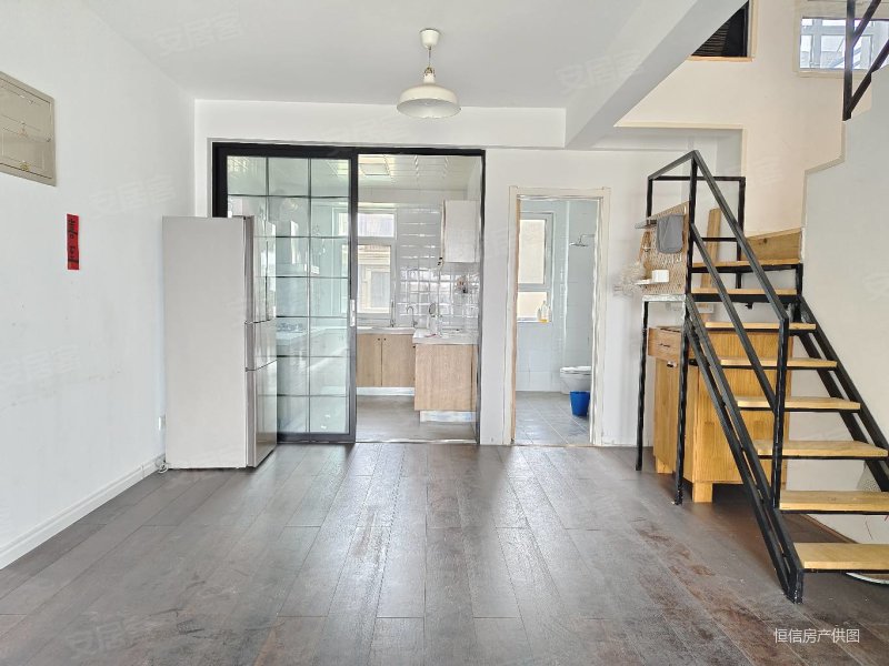 伯爵公馆 复试大h 单层121平 带南北露台 阁楼正常层高