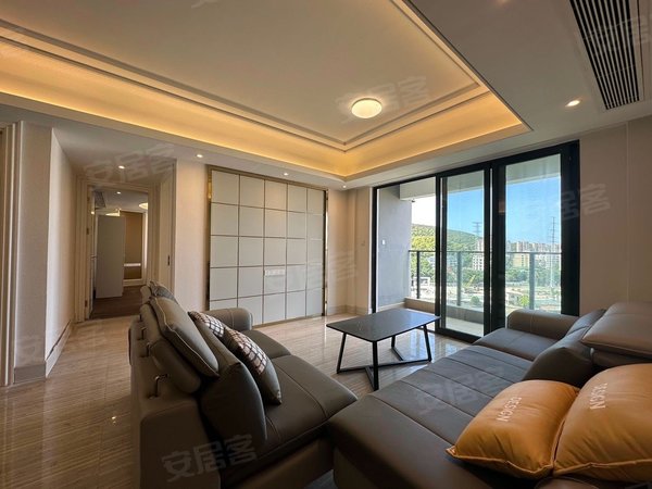 三亚天涯第一市场鸿洲天玺嘎嘎新,10000可短租过冬,可长租,鸿州天玺