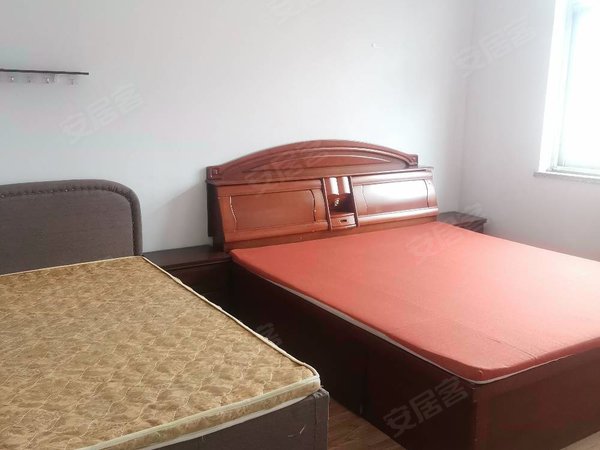 青岛黄岛香江路紫金山小区香江路利群 紫金山小区 电梯房 套三 家具