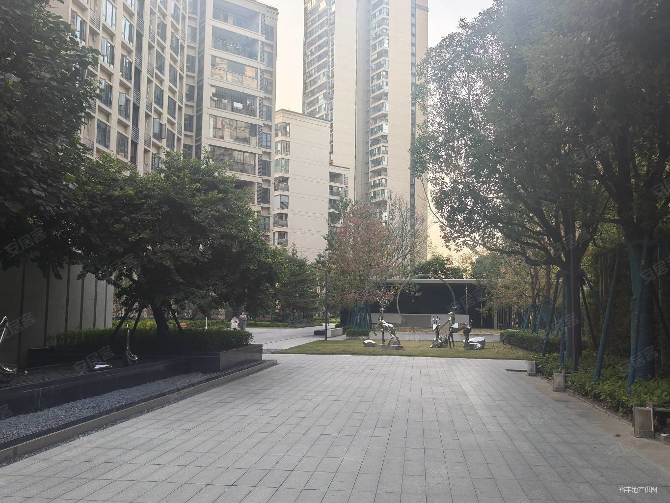 保利玲玥公馆三房两厅两卫