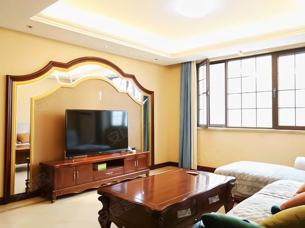 青岛黄岛薛家岛海尔山海湾可押一付一,租半年,精装修电梯洋房,复式四