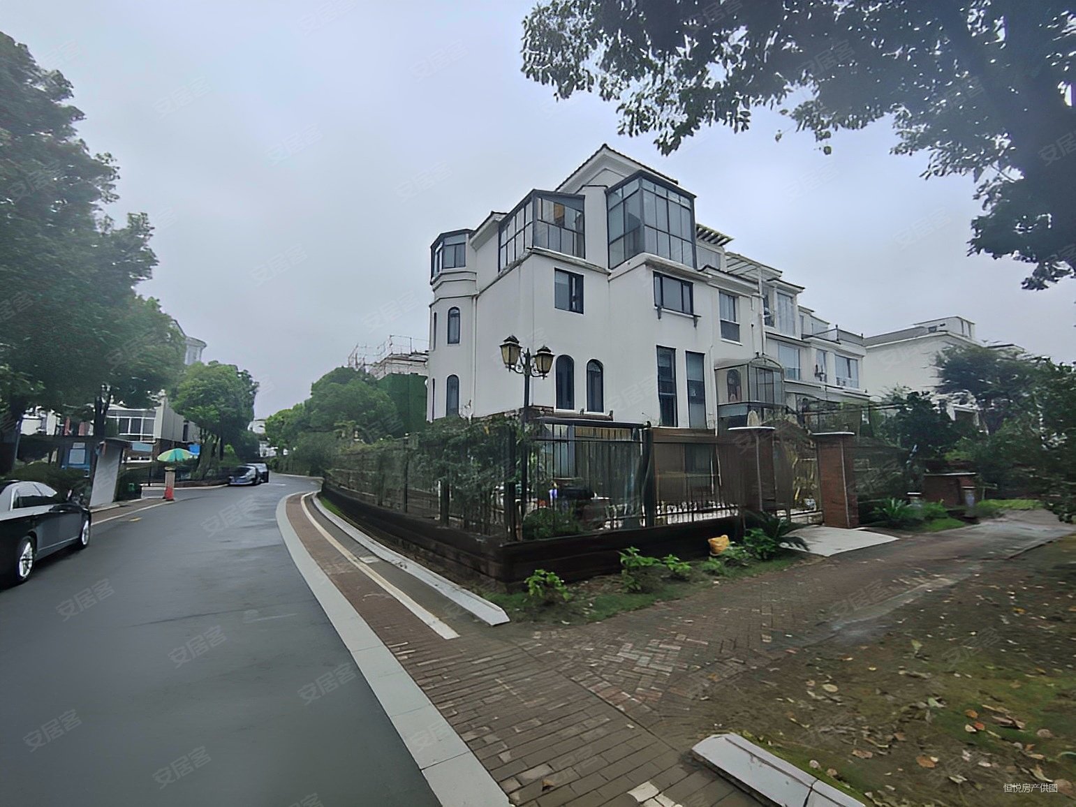 千灯逸墅南北通透满五正规商品房楼龄新超低密度