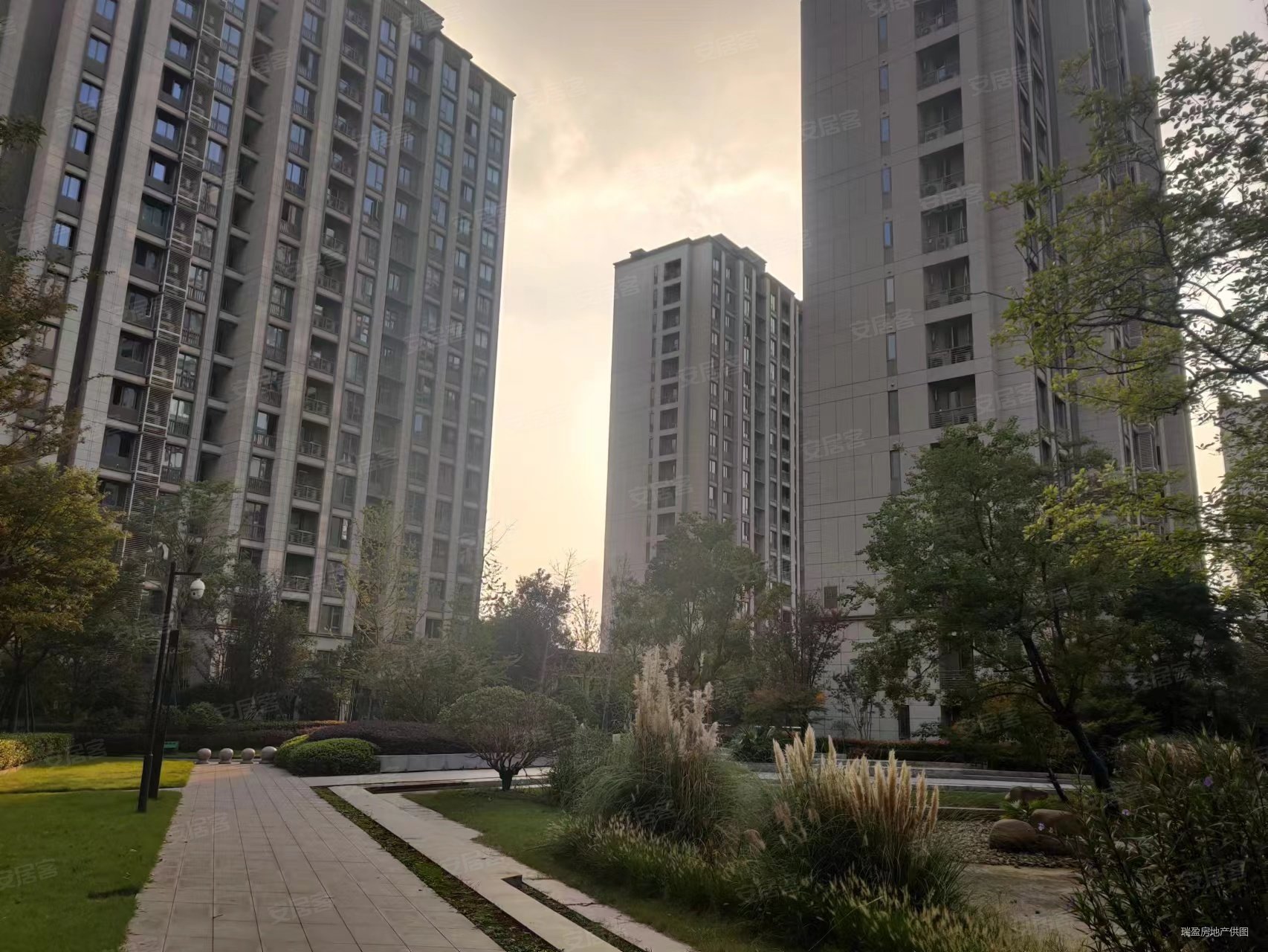 阳光城元垄璞悦3室2厅2卫100㎡南北210万