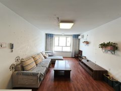 温宿香格里拉 中间层 78平小二室 物业费低 年租1.25万
