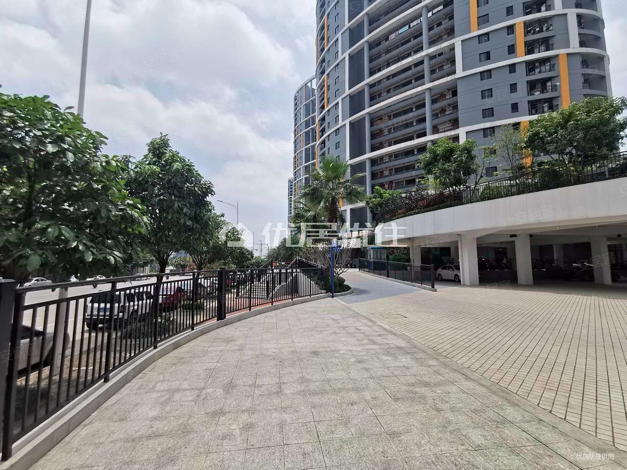 南北通透精装满两年骋望麓涛3室诚心出售价格可议