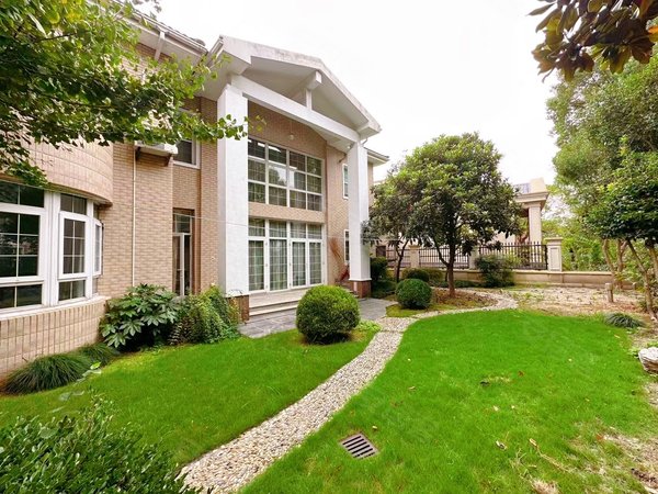 上海闵行梅陇虹山半岛温馨独栋别墅出租!办公居家都可以的!