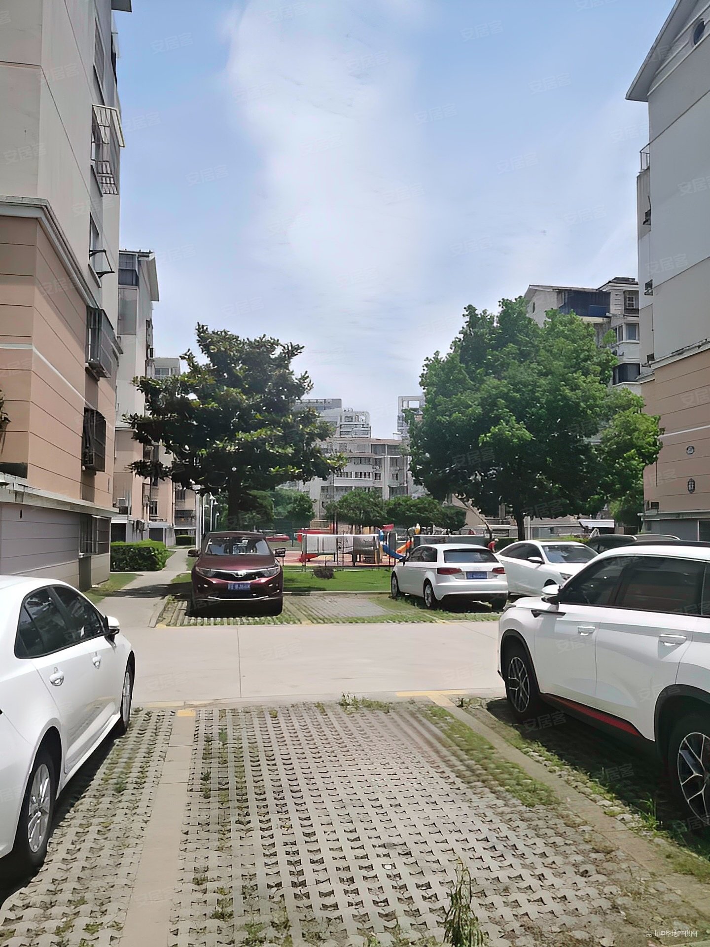 枫景苑b区3室1厅1卫90.98㎡南105万