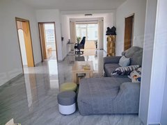 威海荣成荣成市区杏林东区，二楼150平，三室一厅两卫，出租房源真实图片