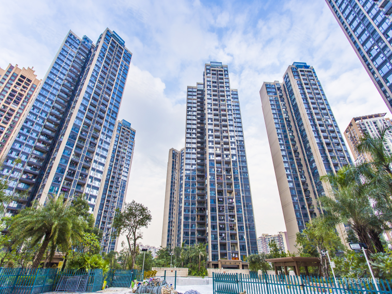 鸿荣源尚峰 产权清晰 满五   近地铁 车位充足 精装好房