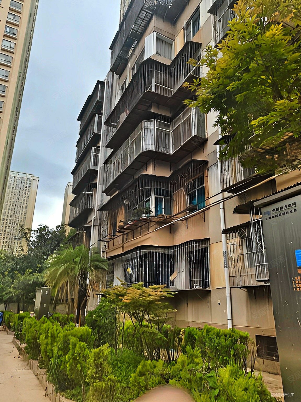 上红云田坝小区大两房产权在手满2年钥匙房