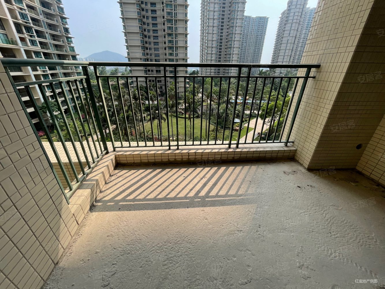 近珠海广生 雅居乐约克郡南向毛坯三房两卫 带10平方空中露台