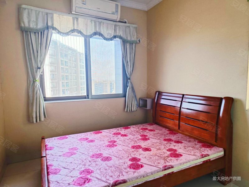 嘉景出售138万精装修环绕小区环境好中心地段