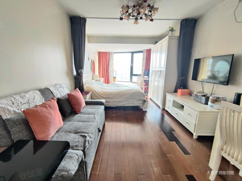 精装可拎包入住 满五 南北通透 中间楼层采光好 出行方便,汇丽花园