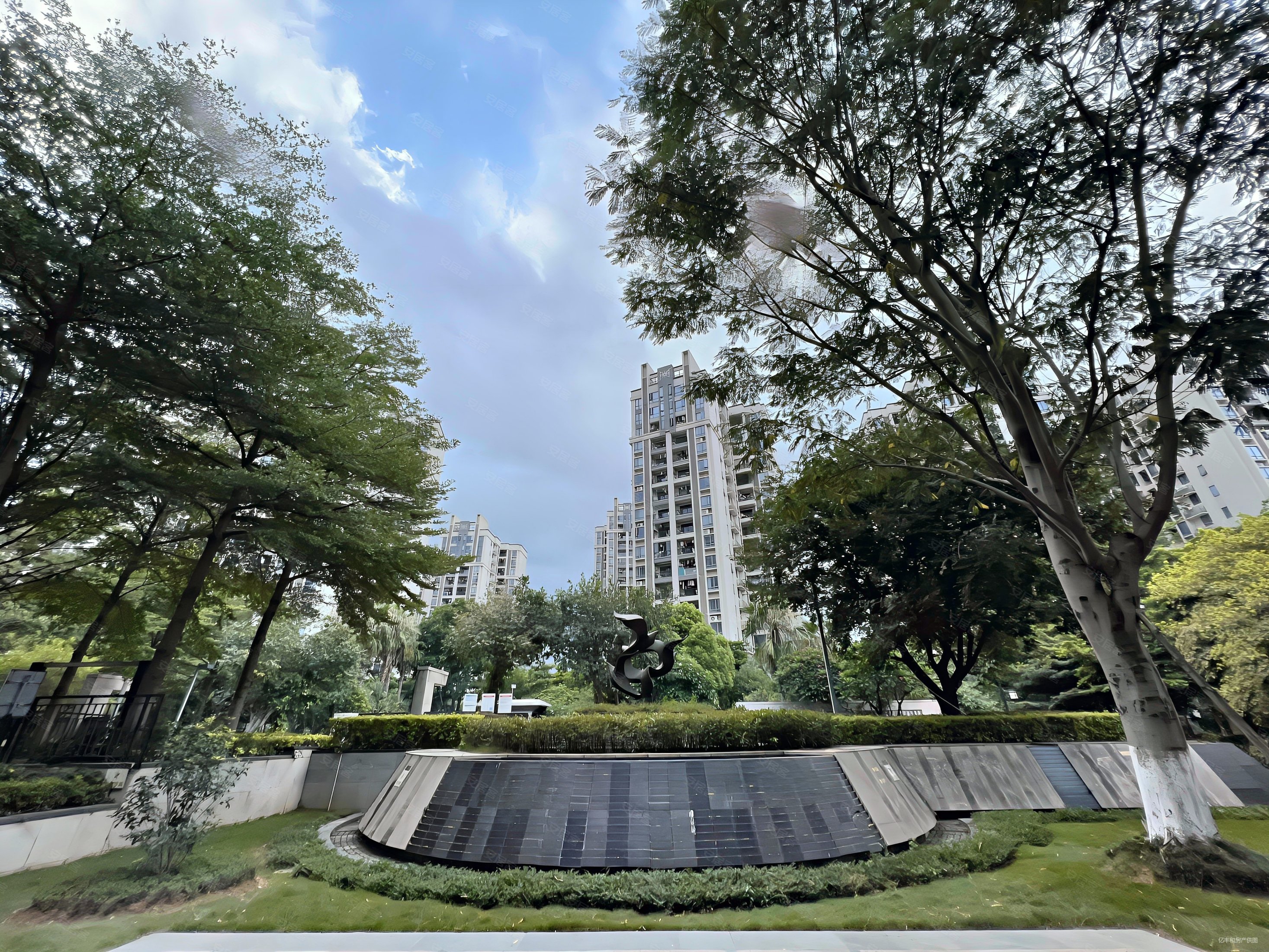 中骏四季阳光装修好商品房板楼南北通透出行方便