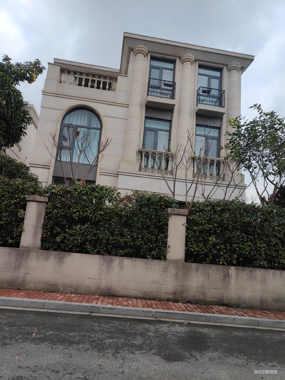 四季御庭四期独栋豪华装修带全明地下室5套房花园200