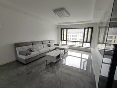 梅河口城区市中心长安城三期电梯9楼110平三室一卫，年租2万3包取暖物业出租房源真实图片