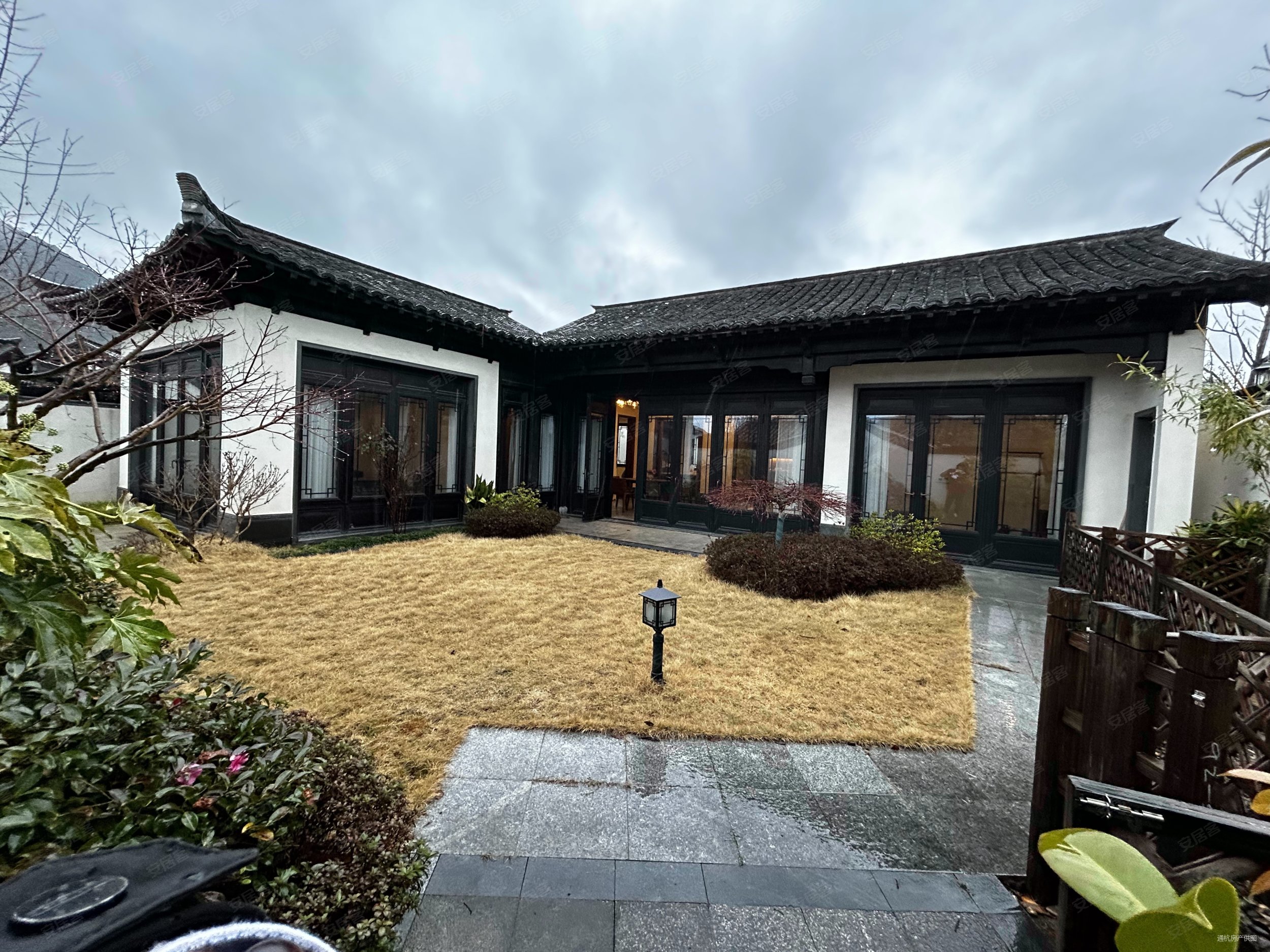 绿城桃李春风(别墅)3室2厅2卫119.86㎡南630万