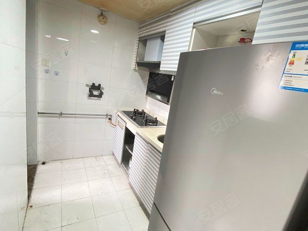 【多图】高发城驰苑,皇岗租房,地铁口精装两房,房间主次均匀,看房方便