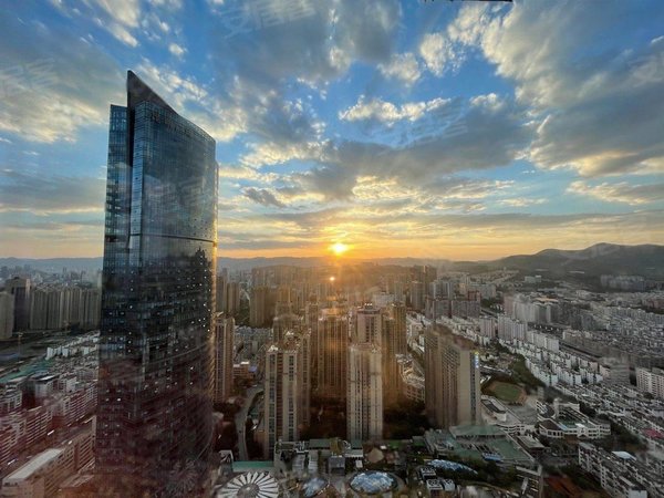 昆明盘龙金星立交桥昆明广场悦中心昆明之巅 同德昆明广场悦中心精装