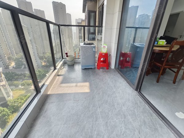 福州长乐吴航中发首府一期长乐首占新区 中发首府一期 精装电梯2房