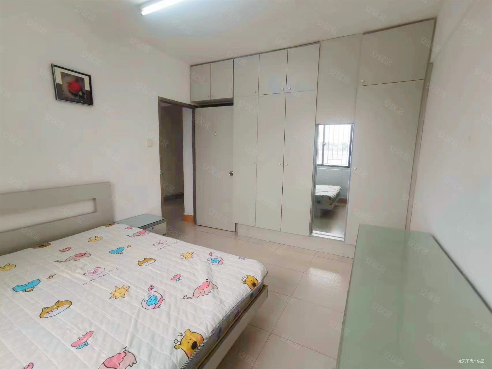 购物方便 小三居 近地铁 出行方便 装修好 产权清晰,中亭街b区嘉和苑