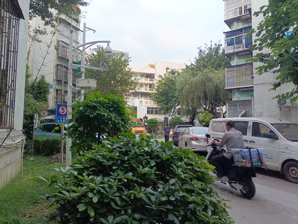 深圳罗湖东门翠华花园翠华花园,2房2厅,三楼,家私齐全,有钥匙出租房源