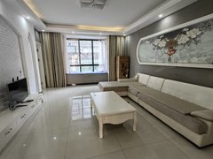 吉安永新永新县城龙湾华庭三房两厅两卫好楼层品牌家具家电，拎包入住，双阳台光线出租房源真实图片