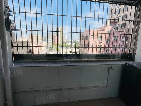 深圳龙华龙华共和新村近富士康 油松 文化广场,电梯高层大阳台一房一