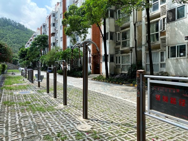 深圳布吉慢城中海怡瑞山居家私电全齐 中海怡瑞山居 精装大三房出租