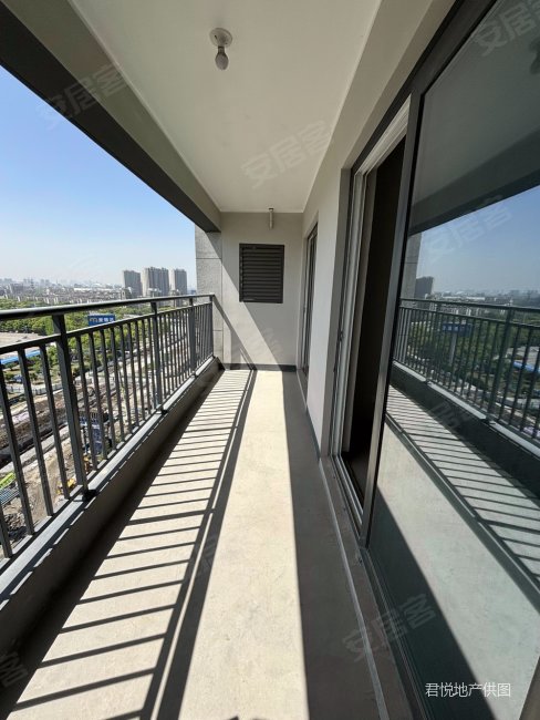 双卫生间 高楼层采光充足 购物方便 满五 南北通透,龙湖坤和春江华庭